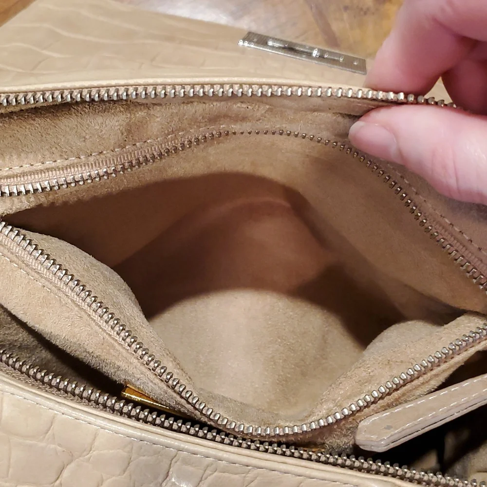 Be & D croc embossed